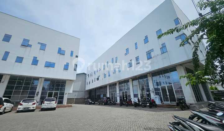 DISEWAKAN RUKO 3,5 LANTAI PARKIR LUAS TENGAH KOTA SEMARANG DISEWAKAN RUKO 3,5 LANTAI PARKIR LUAS TENGAH KOTA SEMARANG