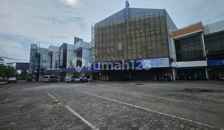 Ruko Besar 4 Lantai Tengah Kota Semarang Akses Parkir Luas 2