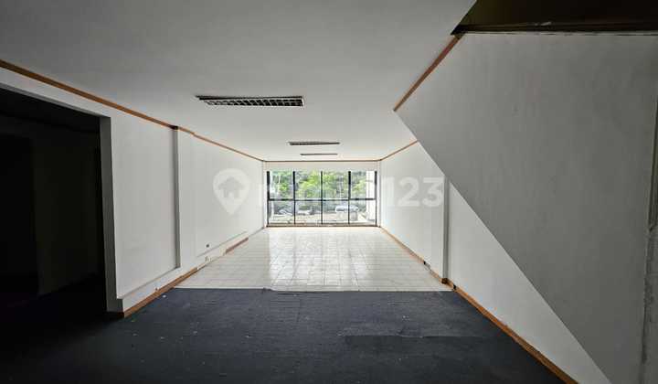 Dua Ruko Jadi Satu Ex Bank Tengah Kota Semarang Parkir Luas 2