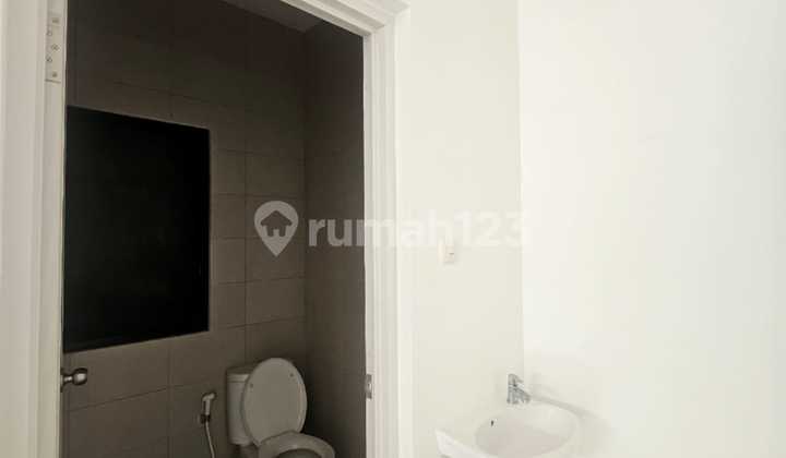 Dijual Ruko 2 Lantai BSB Semarang dengan Area Parkir Luas 2