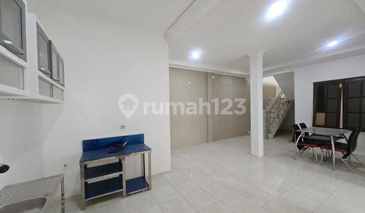 For Rent Ready-to-Live House in Semarang Indah Near The Park Mall 2