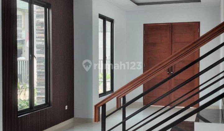 Dijual Rumah mewah  Hook 2 lantai di Jakarta Barat dekat ke Puri Indah  2