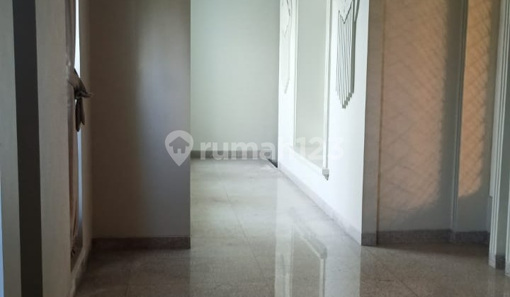 Quick Sale Luxury House at Boulevard Intercon West Jakarta with Elevator and Automatic Gate 2