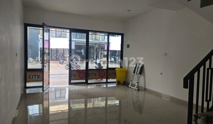 For Sale: Arwana Karawaci 2-Story Shop House with Hook, Attractive Price