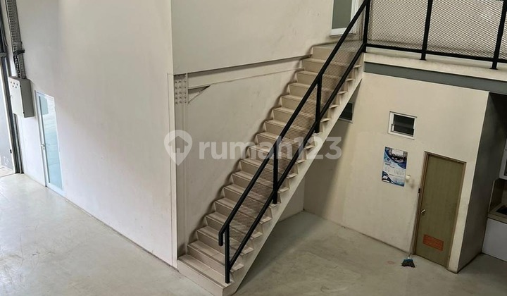 For Rent 2-Story Warehouse 320M2 Bizpark Bekasi 40-Foot Container Access Strategic Location Easy Access to and Airport