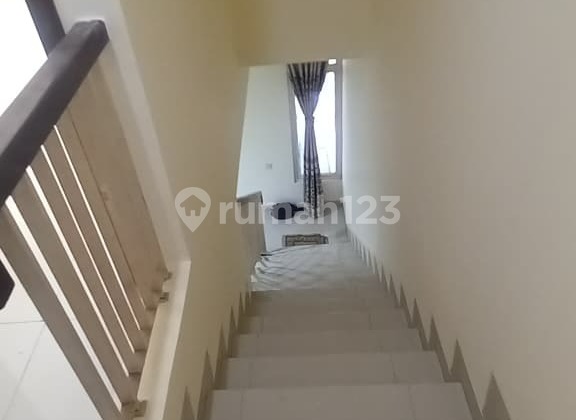 Dijual Cepat Rumah Cantik 2 Lantai di West Coast Green Lake City 2