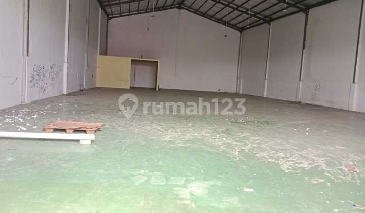 Warehouse Rental 1200M2 in Dpr Cipondoh Warehouse Area, 20 Feet Access