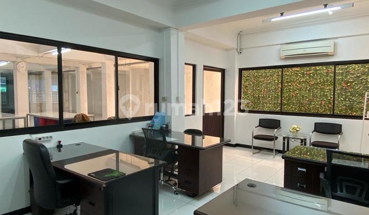 Dijual Rumah Gudang Gajah Mada Jakarta Barat di Bawah NJOP LB 1350 Ada Lift Barang Cocok untuk Kantor Gudang