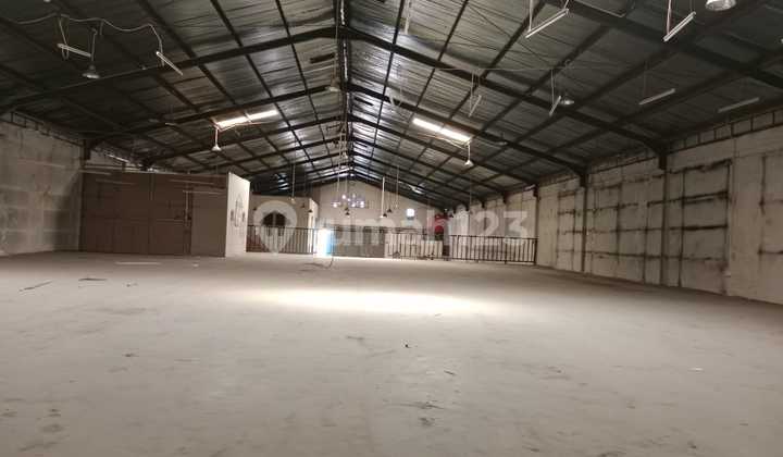 Large Strategic Warehouse in Pantai Indah Dadap Ocok for Distribution, Logistics, Manufacturing, Import-Export