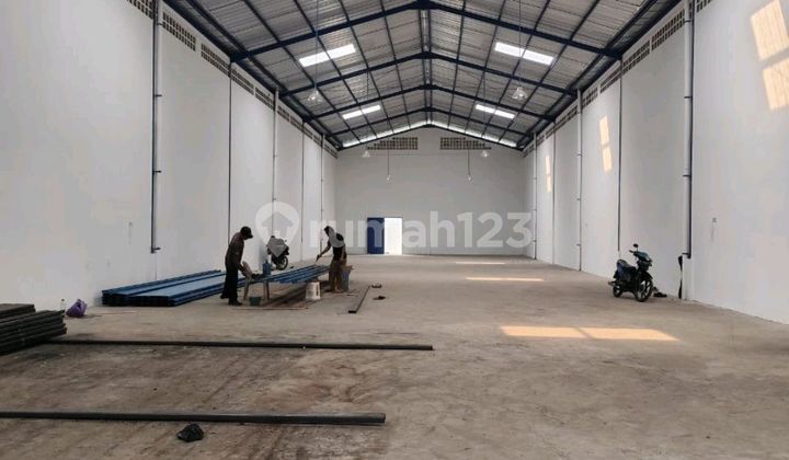 Warehouse for Rent in Sepatan, Suitable for Stock Storage Near Soetta Airport.