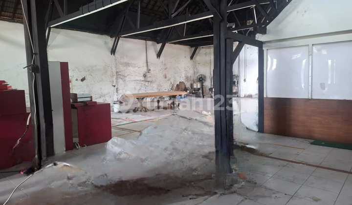 For rent: Warehouse in Jatinegara Cawang, East Jakarta, Building Area 650 sqm, Ceiling Height 8M, Easy Access to City Toll Road and Jorr Toll Road. For rent: Warehouse in Jatinegara Cawang, East Jakarta, Building Area 650 sqm, Ceiling Height 8M, Easy Access to City Toll Road and Jorr Toll Road.