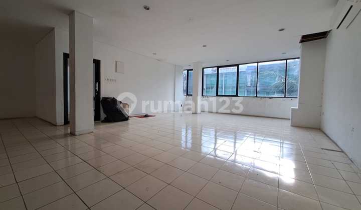 Wide Twin Shophouse for Rent in Juanda, Gambir, Central Jakarta, Near Roxy City, Pecenongan, Gajah Mada, Hayam Wuruk, Tomang, Cideng. 2