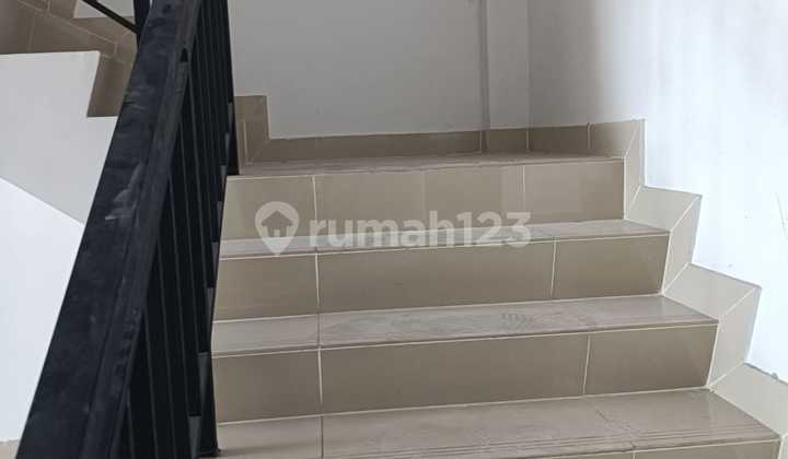 Rent 4-Story Shop House in Sedayu City, Kelapa Gading 2