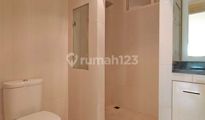 Luxury House for Rent in Kemang 6 Bedrooms With Swimming Pool