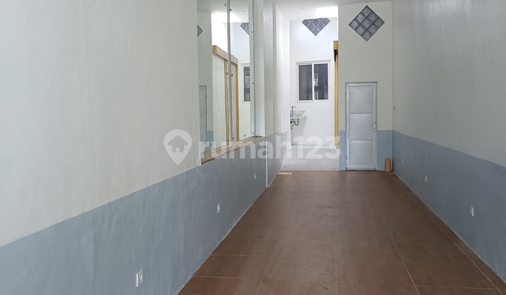 New Cempaka Putih Shop House for Rent, Ready to Occupy, Close to Letjen Suprapto, Strategic Location in Central Jakarta, Kemayoran.