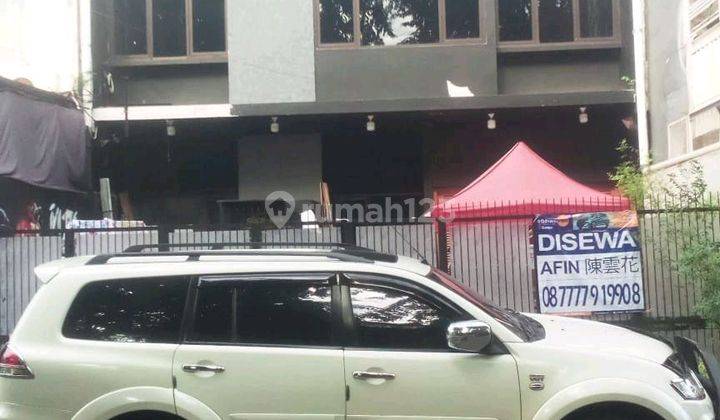 Disewakan Rumah Pinggir Jalan Raya Di Rawamangun 1