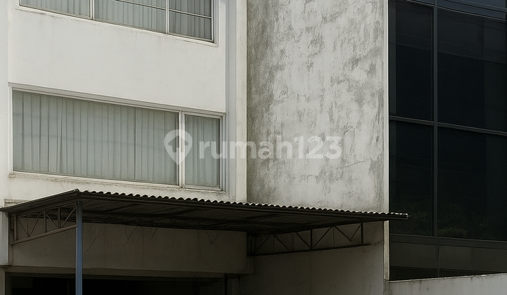 For Sale: 3.5-Story Shophouse in Cideng Gambir Petojo, Central Jakarta, Office Space in Central Jakarta, Cheap, Roadside, Near Tanah Abang, Harmoni, Taman Anggrek, Central Park, Gajah Mada, Glodok, Kota MRT. For Sale: 3.5-Story Shophouse in Cideng Gambir Petojo, Central Jakarta, Office Space in Central Jakarta, Cheap, Roadside, Near Tanah Abang, Harmoni, Taman Anggrek, Central Park, Gajah Mada, Glodok, Kota MRT.
