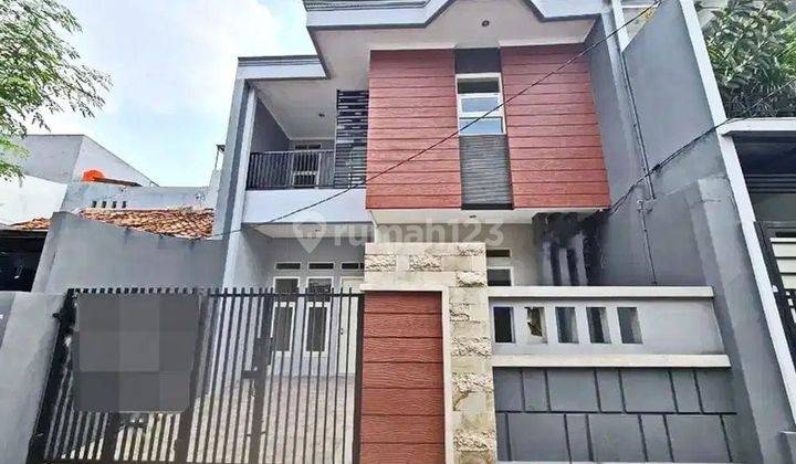 Rumah 2 Lantai Bagus SHM Dalam Kompleks di Kayu Putih, Jakarta Timur 1