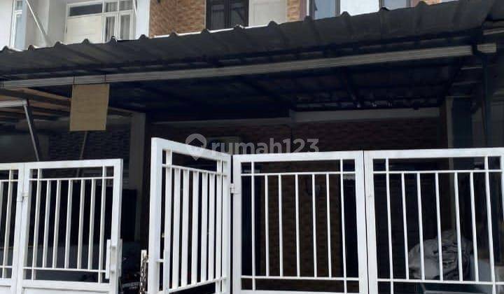 Rumah 2 Lantai Bagus Siap Huni di Serpong, Tangerang Selatan 1