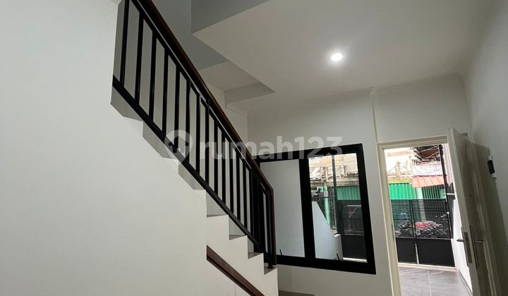 Nice and Ready-to-Live-in House in Kemayoran, Central Jakarta 2