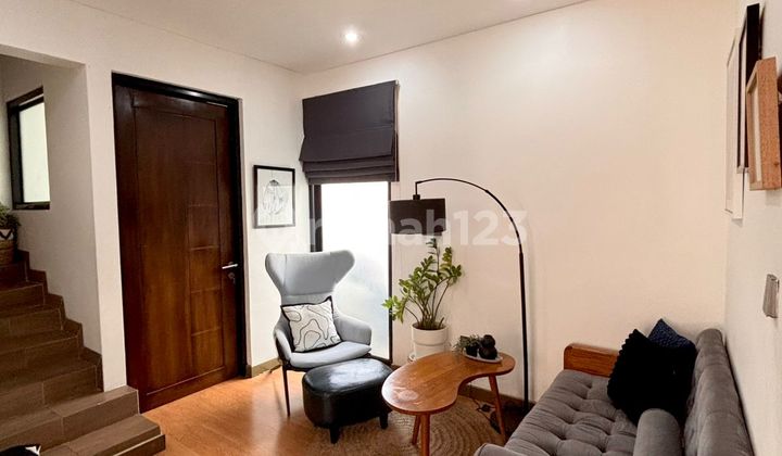 Rumah 2 Lantai Semi Furnished di Jagakarsa, Jakarta Selatan