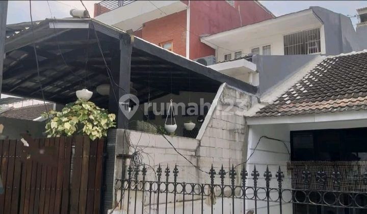 Rumah SHM 2 Lantai di Pulomas, Jakarta Timur