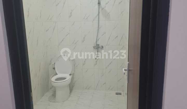 2-Story Shophouse Ready for Occupancy in Kedoya, West Jakarta 2