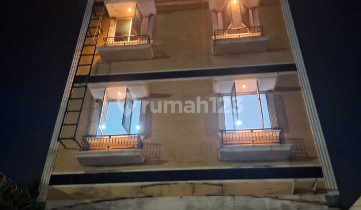 Rent a 4-Story Shop House in Tambora, West Jakarta 2