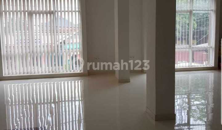 For Sale, Ready-to-Use Shop House Near East Bekasi Toll Gate