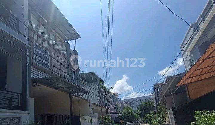Rumah 3 Lantai Di Muara Karang, Jakarta Utara