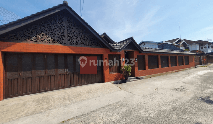 DIJUAL / DISEWAKAN RUMAH + ADA KOLAM RENANG DI PUPUK LOKASI TENGAH KOTA 2