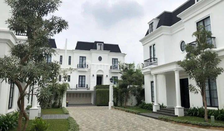 Rumah mewah model American Classic, 2 lantai furnish, nyaman dan berada dalam komplek mewah, di Cilandak Jakarta Selatan 2