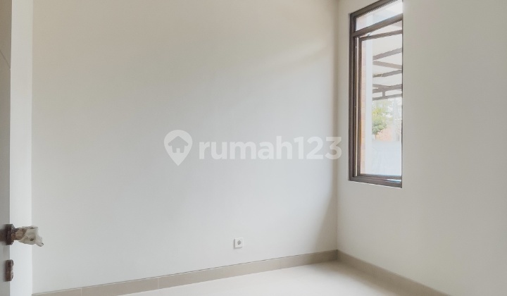 Rumah 2 lantai, bagus siap huni, rumah hadap utara, rumah unfurnish , dan kondisi rumah rapi dan bersih,  lingkungan yang asri,  aman dan nyaman,  lokasi di  cluster mozia BSD 5