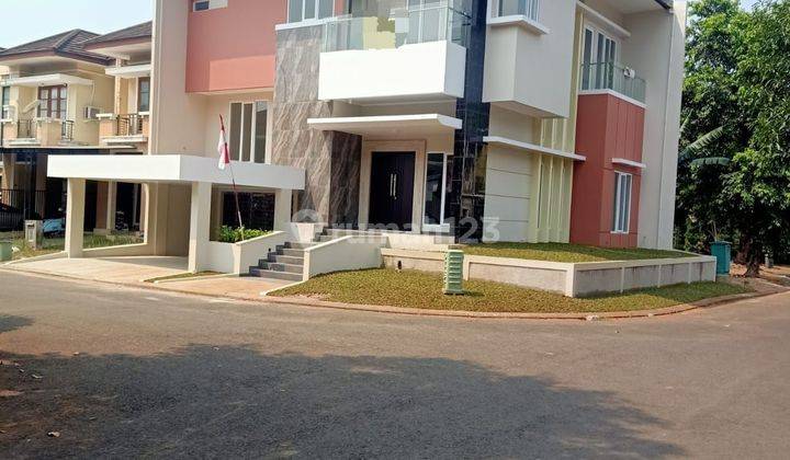 Rumah baru model minimalis modern, split level, hook, hadap utara dan  barat,  lingkungan yang asri, nyaman, dan  aman 24 jam, lokasi sangat strategis, di The Green BSD 1