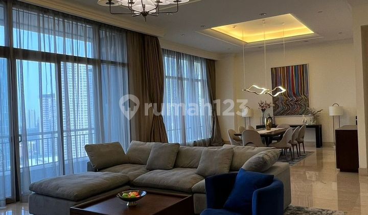 Luxury apartment with 5-star hotel facilities, nice and fully furnished, in the premier SCBD Kuningan, Setiabudi area.