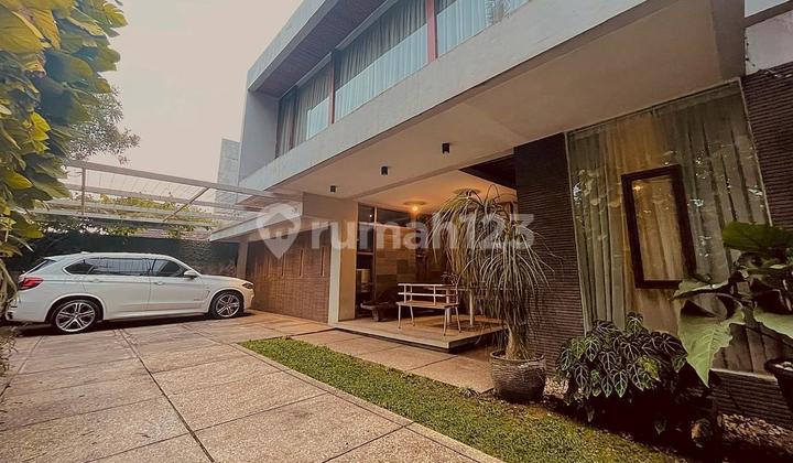Rumah Murah Siap Huni, Rumah 2 Lantai Dengan Design Unik Minimalis Modern, Rumah Luas Dengan Ceiling Yang Tinggi Dan Di Lengkapi Dengan Kolam Renang Pribadi, Lokasi Di Pesanggrahan Petukangan Jakarta Selatan 2
