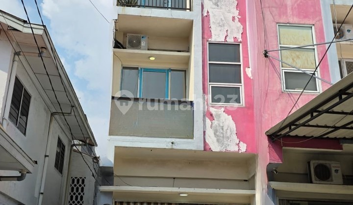 Dijual Ruko 4 Lantai di Jl. Kartini II Kel. Pasar Baru