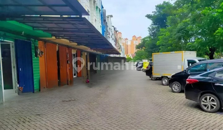 3-Story Shop House in City Resort Cengkareng Housing Complex 2