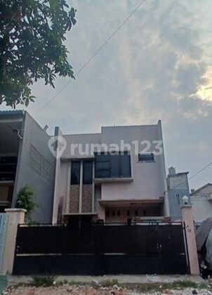 Dijual Rumah di Jl Strategi Raya Perkavlingan Hankam