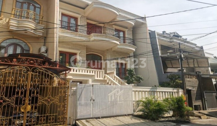 Dijual Rumah 2 Lantai di Perumahan Sunter Garden, Sunter Agung