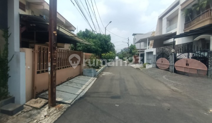 Dijual Rumah di Perumahan Taman Kedoya Baru Residence 2