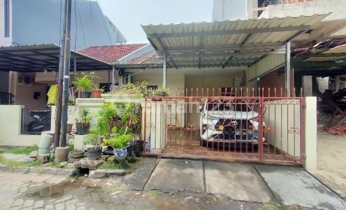 Dijual Rumah di Perumahan Taman Kedoya Permai, Kebon Jeruk