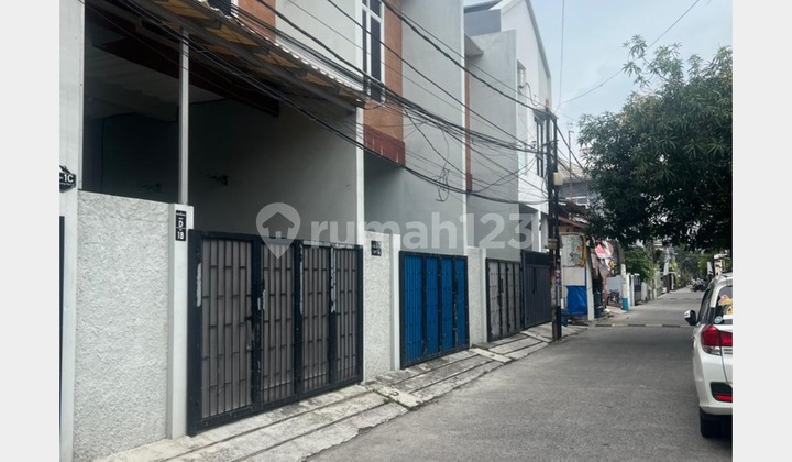 Dijual Rumah 2 Lantai di Jalan Mayang Sari II 2