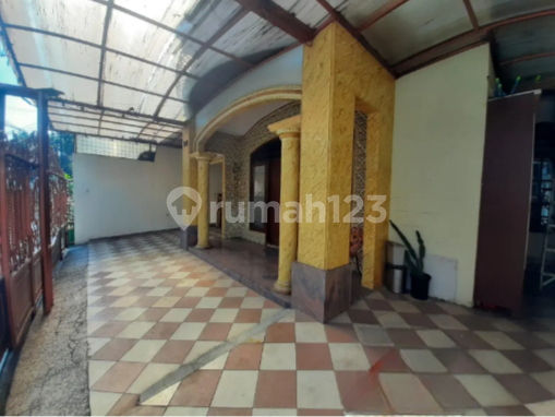 Dijual Rumah 2 Lantai di Jl. Intan II, Sumur Batu,
