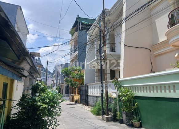 Dijual Rumah 2 Lantai di Jl. Satria V, Jelambar Dijual Rumah 2 Lantai di Jl. Satria V, Jelambar