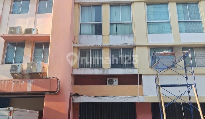 Dijual Ruko di Ruko Mega Grosir Cempaka Mas, Sumur Batu