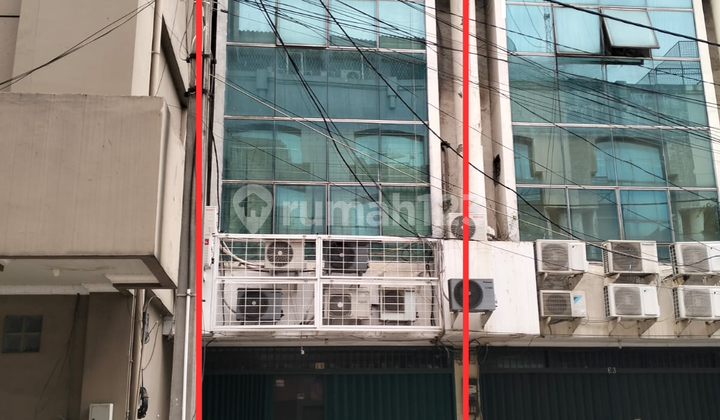 Strategic Shop House in the Royal Sunter Shop House Complex, Tanjung Priok 1