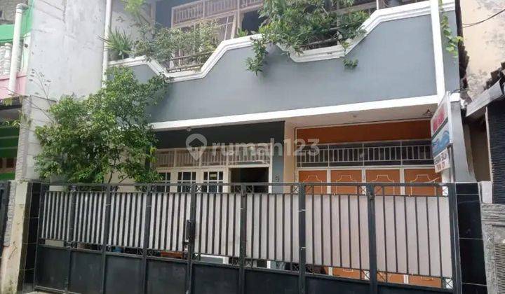 Bagus Rumah di Cipinang Jaya 2 Lantai SHM 1