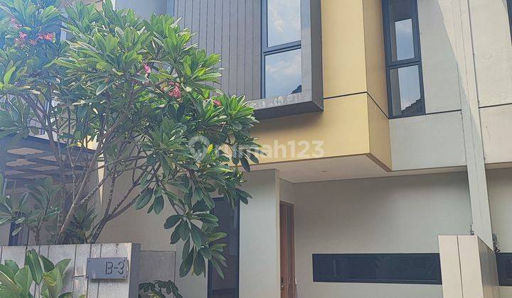 Rumah Bagus Semi Furnished SHM - Sertifikat Hak Milik di Jl Raya Puspitek Tangerang, Tangerang 1