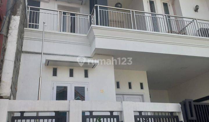 Modern! Rumah Bagus Shm 3 Lantai Pusat Kota Strategis 1